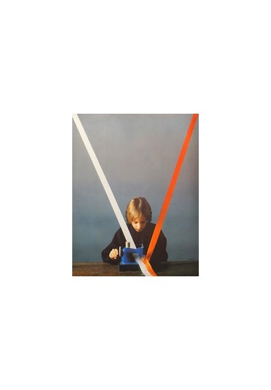 V Maszyna do szycia z flagą